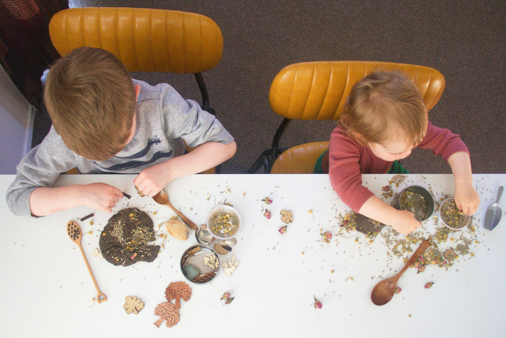 How to survive messy play at home